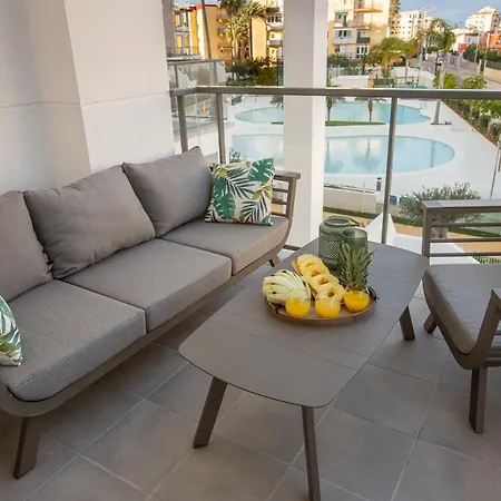 Sunny Beachside With Pool Denia